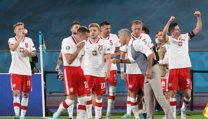 Niespodziewane spotkanie przed meczem Szwecja - Polska. Znani raperzy obejrzą spotkanie w Sankt ...