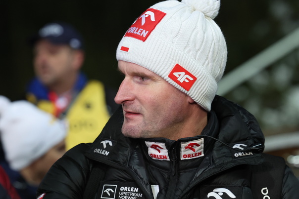 Oto jakie zdanie o trenerze polskich skoczków mają kibice