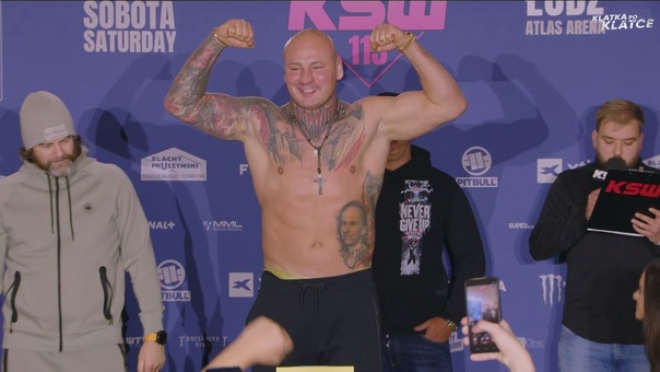 Szpilka wszedł na scenę. Nie zgadniesz, kto mu towarzyszył