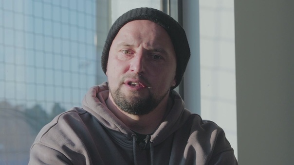 Dariusz Dudka na "starych śmieciach". Pokazał swoje pierwsze krzesełko we Wronkach