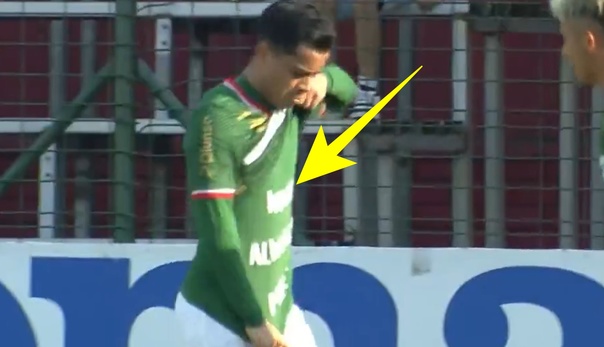 Trzy słowa na koszulce. Już wiadomo, skąd się to wzięło