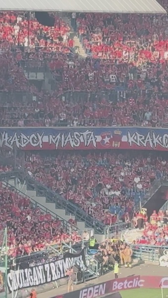 Świetna atmosfera na trybunach stadionu Wisły. Tak bawili się kibice