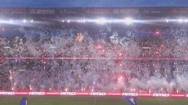Gorące powitanie przed meczem z AS Monaco. Niesamowita oprawa kibiców Górnika
