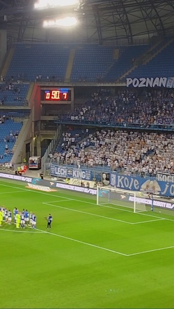 Tak piłkarze Lecha świętowali z kibicami po pogromie 7:0