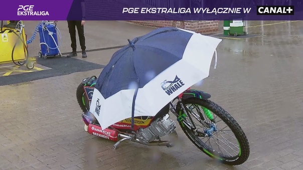 Szybki mecz we Wrocławiu. Ulewa przerwała widowisko na Olimpijskim