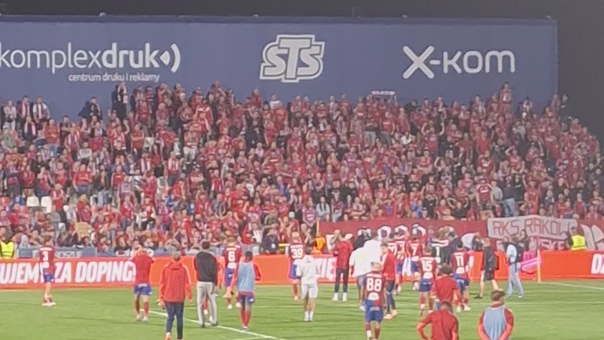 Raków wyeliminowany w Częstochowie. Tak zachowali się kibice
