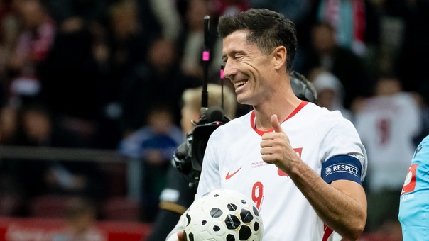 Teoria spisku? "Lewandowski może wybierać sobie mecze"